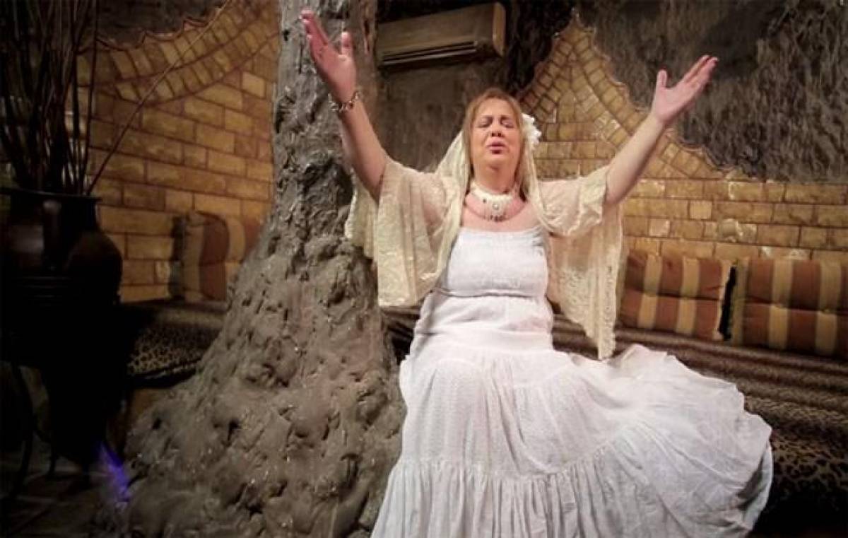 Αυτό είναι το πιο cult βίντεο κλιπ: Η Έφη Θώδη, ο TUS και μία πορνοστάρ (video)