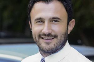 Καρυπίδης: «Η Βασίλισσα στέκεται στα δικά της πόδια»