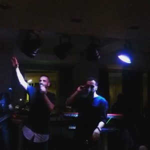 Oi  Broken Radio έβαλαν φωτιά στο Ν.Ηράκλειο! (video)