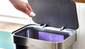 Γι’ αυτό πρέπει να βάζετε ένα βαμβάκι στα σκουπίδια