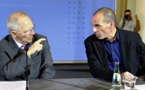 Η ερώτηση του Έλληνα δημοσιογράφου που «πάγωσε» τον Σόιμπλε (video)