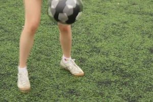 Το κορίτσι με τα μαγικά ποδοσφαιρικά skills (video)