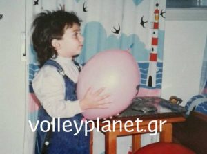 Survivor: Μπορείτε να αναγνωρίσετε ποιος είναι ο πιτσιρικάς στη φωτό που σήμερα σαρώνει στο παιχνίδι; (photo)