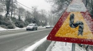 Βροχές και καταιγίδες το Σαββατοκύριακο, χιόνια Δευτέρα και Τρίτη δίνει η ΕΜΥ