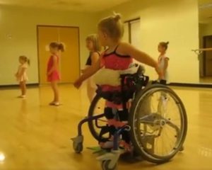 Αυτή τη μικρή θα τη λατρέψετε (video)