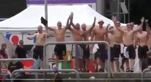 Ετσι γίνονται τα… επεισόδια σε ένα γήπεδο (video)