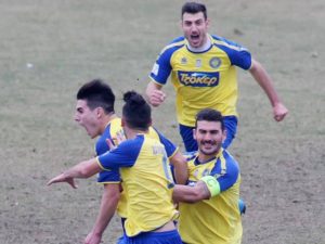 Ζάκυνθος: Ναυλώνει πούλμαν για Άμφισσα