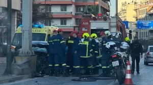 Σοβαρό τροχαίο στη Λεωφόρο Μεσογείων – Χωρίς τις αισθήσεις του ο οδηγός