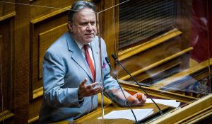 Απίθανο μπέρδεμα με την απόσυρση Κατρούγκαλου