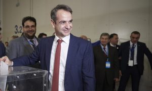 Ψήφισε ο Μητσοτάκης: «Ξημερώνει αύριο μια καλύτερη μέρα για τη χώρα»