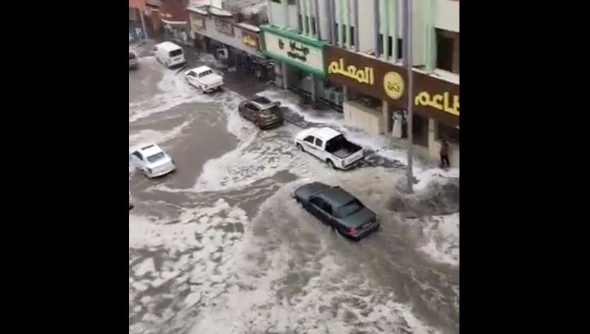 Πλημμύρες στη Σαουδική Αραβία (videos)