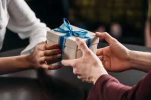 Εορτολόγιο 27-6: Ποιοι γιορτάζουν σήμερα;