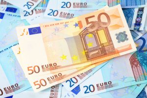 Ελάχιστο Εγγυημένο Εισόδημα: Ερχεται αύξηση από 1η Γενάρη 2024