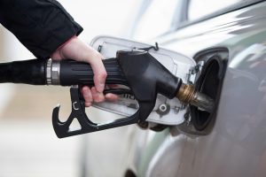 Ξεφεύγουν οι τιμές στη βενζίνη – Πάνω από 2 ευρώ