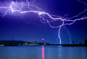 Ξηρή καταιγίδα: Προειδοποίηση Λαγουβάρδου για τους κεραυνούς (vid)