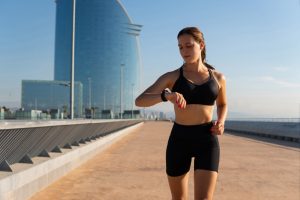 Ποιο γυναικείο smartwatch είναι το καλύτερο αξεσουάρ από ένα κλασικού τύπου ρολόι;