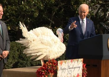Εδωσε χάρη σε δύο γαλοπούλες ο Τζο Μπάιντεν