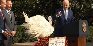 Εδωσε χάρη σε δύο γαλοπούλες ο Τζο Μπάιντεν