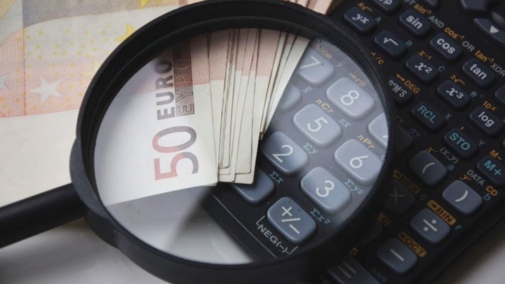 Επιταγή ακρίβειας τα Χριστούγεννα: Πότε θα «κλειδώσει»