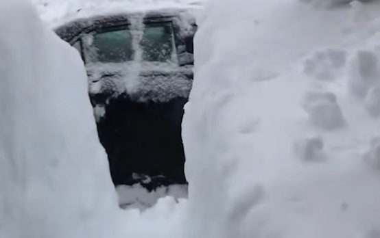 Ας μιλήσουμε για πραγματική... χιονόπτωση (vid)