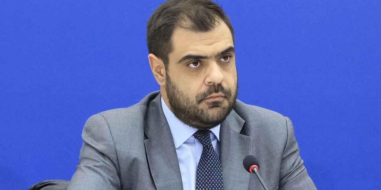 Ραγδαίες πολιτικές εξελίξεις: Αποσταθεροποίηση καταγγέλει η κυβέρνηση