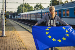 Δωρεάν ταξίδια στην Ευρώπη: Ποιους αφορά, πώς θα κάνετε αίτηση