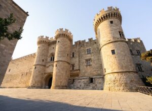 Δωρεάν διακοπές στη Ρόδο: Ξεκίνησαν οι αιτήσεις για τους πληγέντες των πυρκαγιών