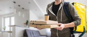 Εφαρμογές delivery: Αυξήσεις «φωτιά» φέρνουν οι νέες προμήθειες
