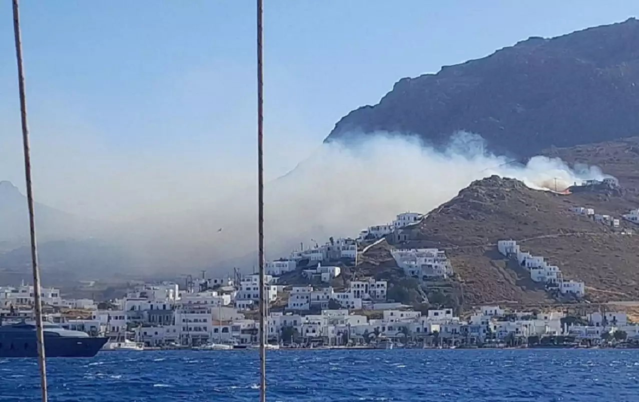 Φωτιά Σέριφος: Υπό έλεγχο τα μέτωπα, βιβλική καταστροφή στο νησί (vid)