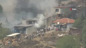 Φωτιά τώρα: Κόλαση στη Σμύρνη της Τουρκίας (vids)
