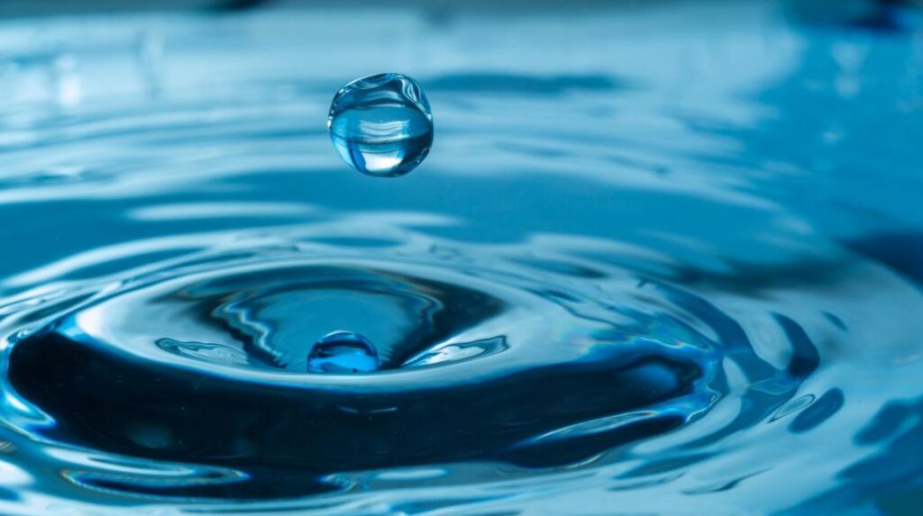 Παρέμβαση Τσατραφύλλια για τις διαρροές νερού και τη λειψυδρία (vid)