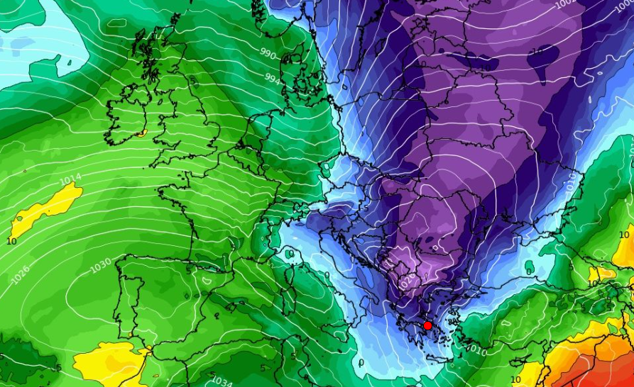 Καιρός: Σενάριο ψυχρής εισβολής με χιόνια «βλέπει» το GFS (vid)