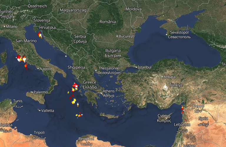Καταιγίδες Live 13-2: Πού εκδηλώνονται τώρα καταιγίδες;