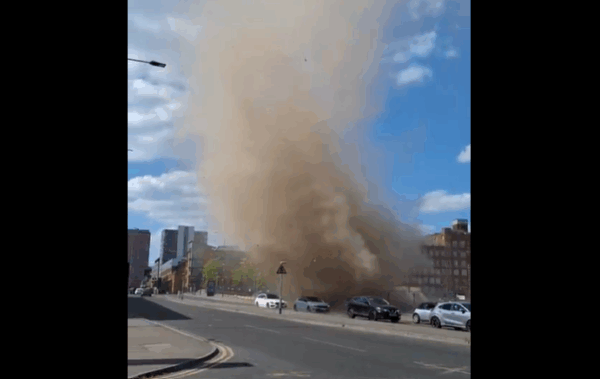 Εντυπωσιακό Dust Devil στο Μάντσεστερ. Το Βίντεο που Έγινε Viral