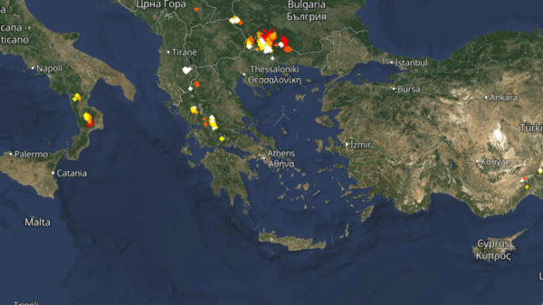 Καιρός 11-6: Καταιγίδες σε εξέλιξη τώρα! Πού εκδηλώνονται, Live…