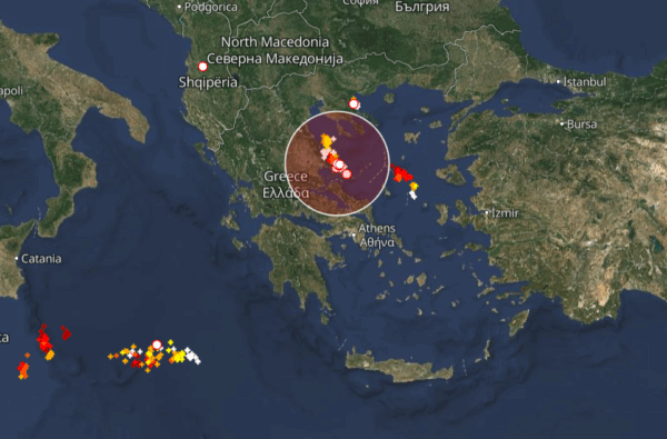 Καιρός 21-6: Καταιγίδες Live. Πού εκδηλώνονται τώρα και κεραυνοί