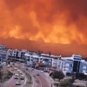 Η Σμύρνη στις φλόγες – Στάχτη καλύπτει Πάτμο και Λέρο…