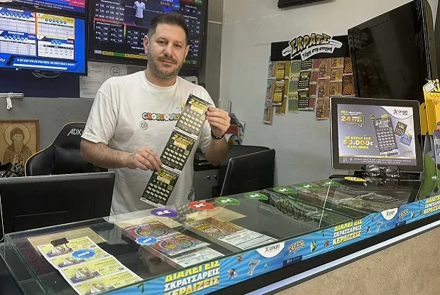 Ραντεβού με την τύχη έδωσαν δύο παίκτες του ΣΚΡΑΤΣ σε Λιβαδειά και Τρίκαλα – Θα εισπράττουν 24.000 ευρώ και 5.000 ευρώ κάθε μήνα για 2 χρόνια χάρη στην οικογένεια λαχνών «24 ΜΗΝΕΣ ΤΥΧΗ»