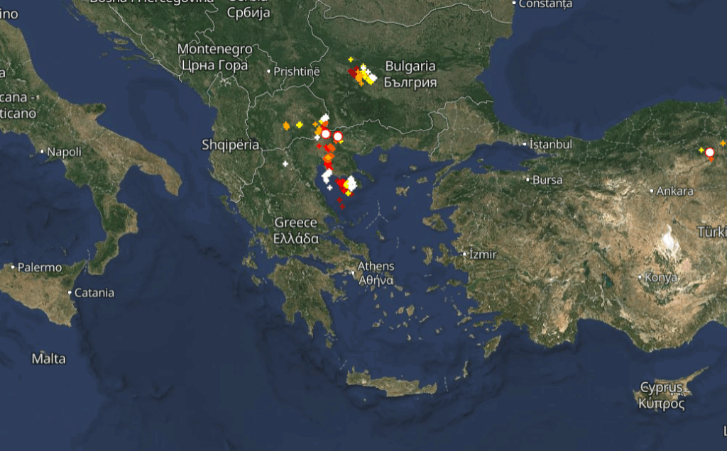 Καταιγίδες Live: Πού χτυπά η κακοκαιρία τώρα