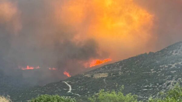 Πύρινος εφιάλτης στη Λεμεσό – Δύο νεκροί, χωριά στις φλόγες, δεκάδες σπίτια καμένα