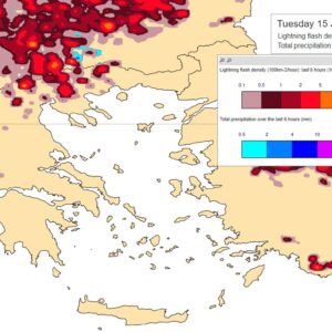 Καιρός 15-7: Προειδοποίηση Κολυδά για ξηρές καταιγίδες σήμερα