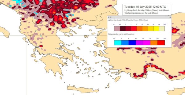 Καιρός 15-7: Προειδοποίηση Κολυδά για ξηρές καταιγίδες σήμερα
