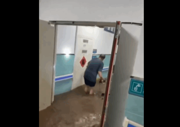 Πεκίνο: Επεσαν 320 χιλιοστά βροχής σε 6 ώρες. Πλημμύρισε νοσοκομείο (vid)