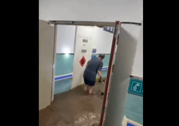 Πεκίνο: Επεσαν 320 χιλιοστά βροχής σε 6 ώρες. Πλημμύρισε νοσοκομείο (vid)