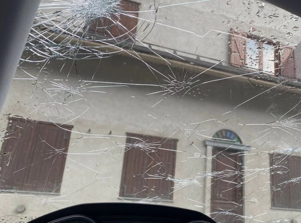 Καιρός 6-7: Τρομερή χαλαζόπτωση στην Ιταλία. Εριξε… πέτρες (vid)