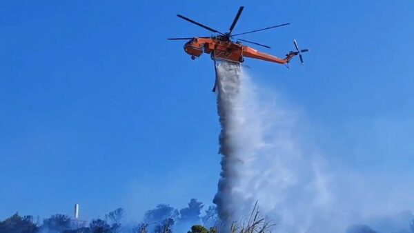 Φωτιά Κάντζα: Υπό έλεγχο η πυρκαγιά σε μικρό χρονικό διάστημα (vid)