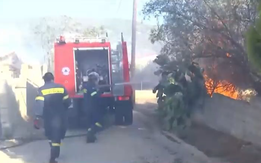 Φωτιά τώρα: Τραγωδία με νεκρό ηλικιωμένο στην Κερατέα