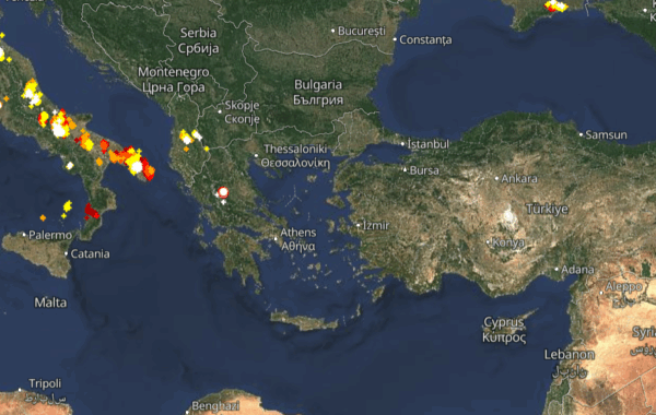 Καιρός 23-8: Ξεκίνησαν… Καταιγίδες τώρα σε εξέλιξη – Live