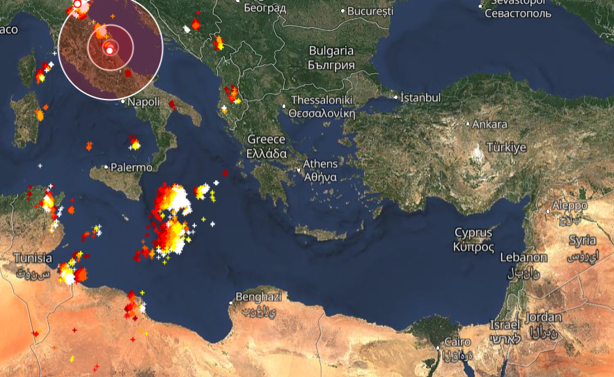 Καταιγίδες Live: Πλησιάζει το μέτωπο την Ελλάδα - Πού εκδηλώνονται τώρα