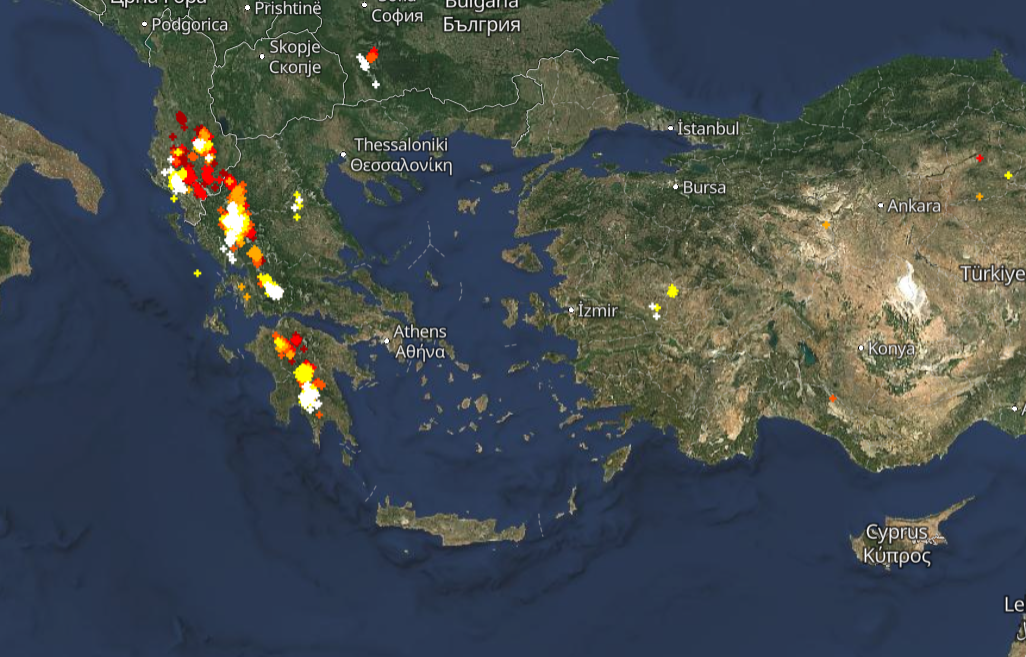 Καιρός 7-9: Καταιγίδες τώρα σε εξέλιξη -Πού εκδηλώνονται, Live